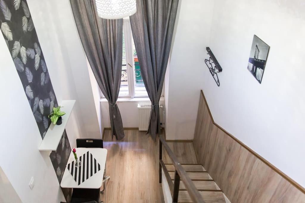 Central Budget Lofts Apartment บูดาเปสต์ ภายนอก รูปภาพ