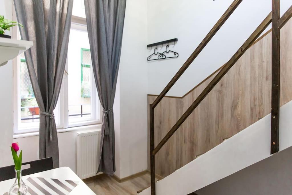 Central Budget Lofts Apartment บูดาเปสต์ ภายนอก รูปภาพ