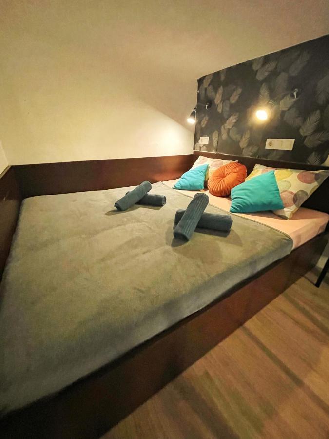 Central Budget Lofts Apartment บูดาเปสต์ ภายนอก รูปภาพ