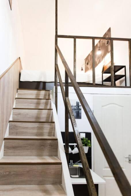 Central Budget Lofts Apartment บูดาเปสต์ ภายนอก รูปภาพ