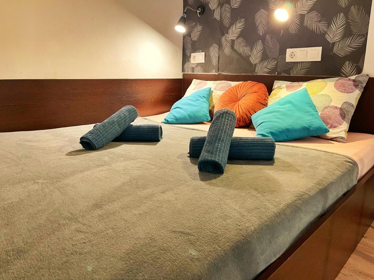 Central Budget Lofts Apartment บูดาเปสต์ ภายนอก รูปภาพ
