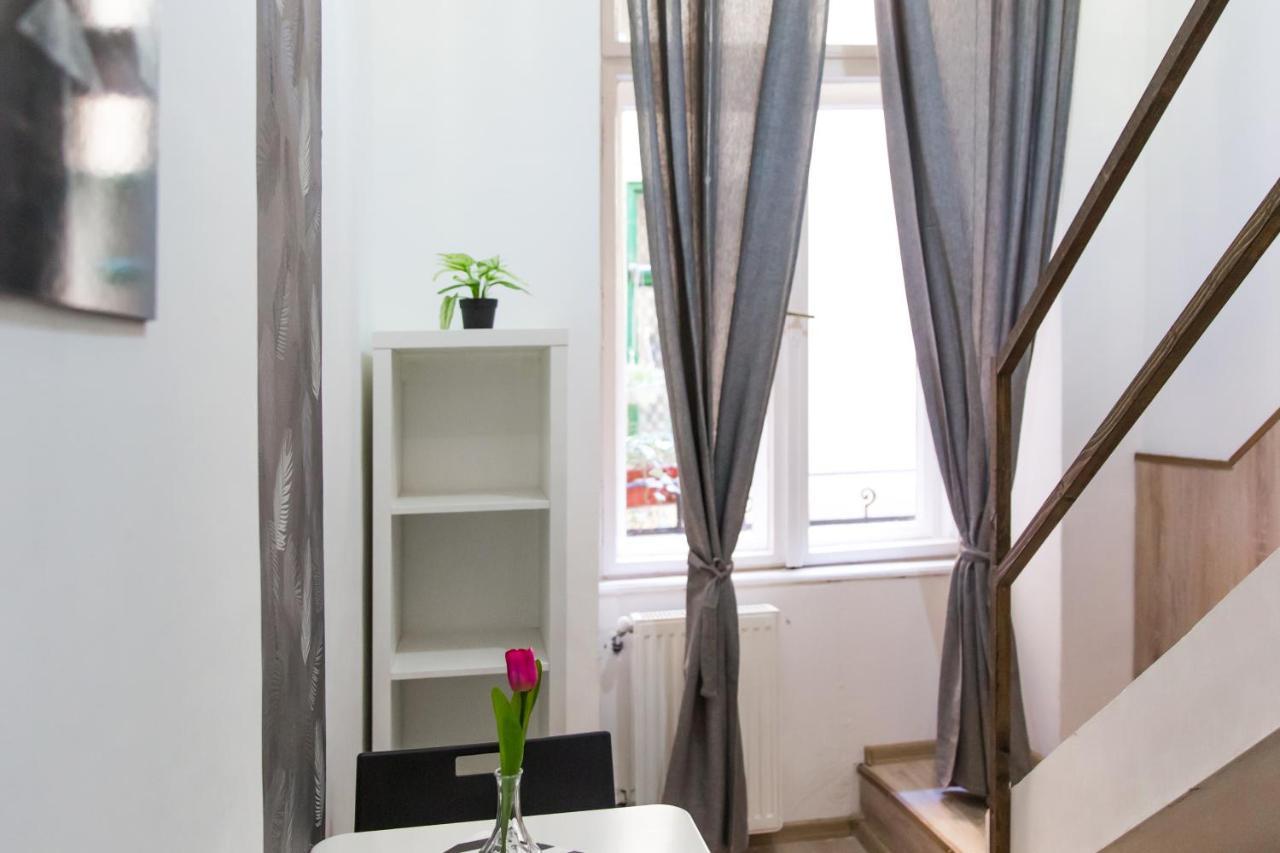Central Budget Lofts Apartment บูดาเปสต์ ภายนอก รูปภาพ