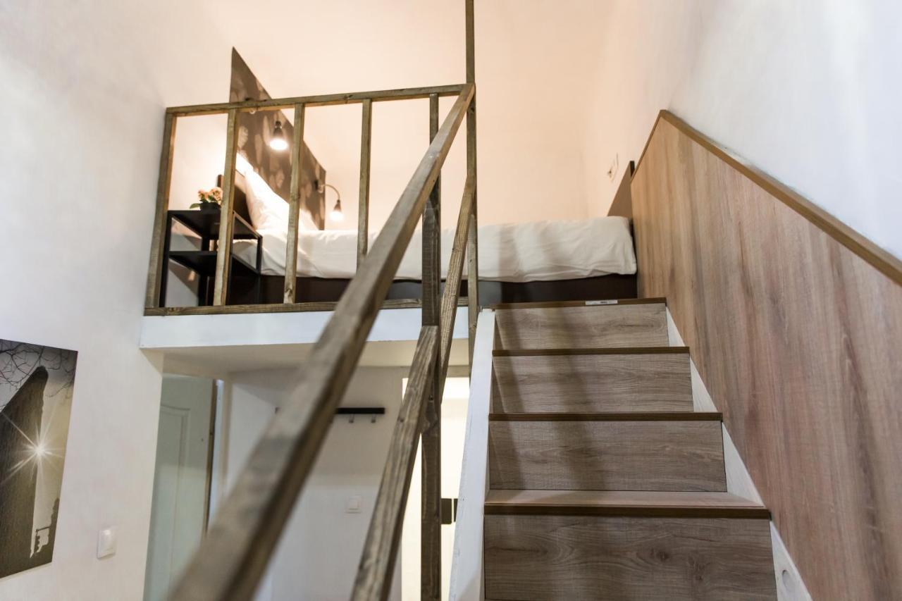 Central Budget Lofts Apartment บูดาเปสต์ ภายนอก รูปภาพ